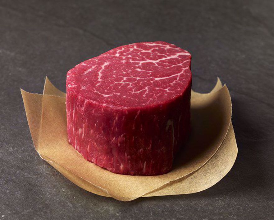 Thăn nội bò Úc (Beef Tenderloin) - Loại hàng S (bò ăn ngũ cốc) - Châu Đại  Dương Foods